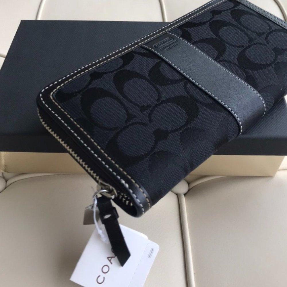 Coach signature accordion zip wallet (BNWT)